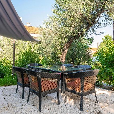 Awesome Apartment In Makarska With Wifi Extérieur photo