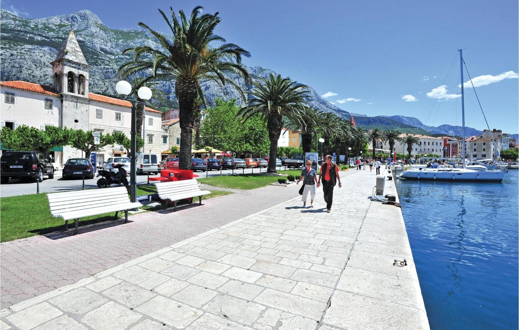 Awesome Apartment In Makarska With Wifi Extérieur photo