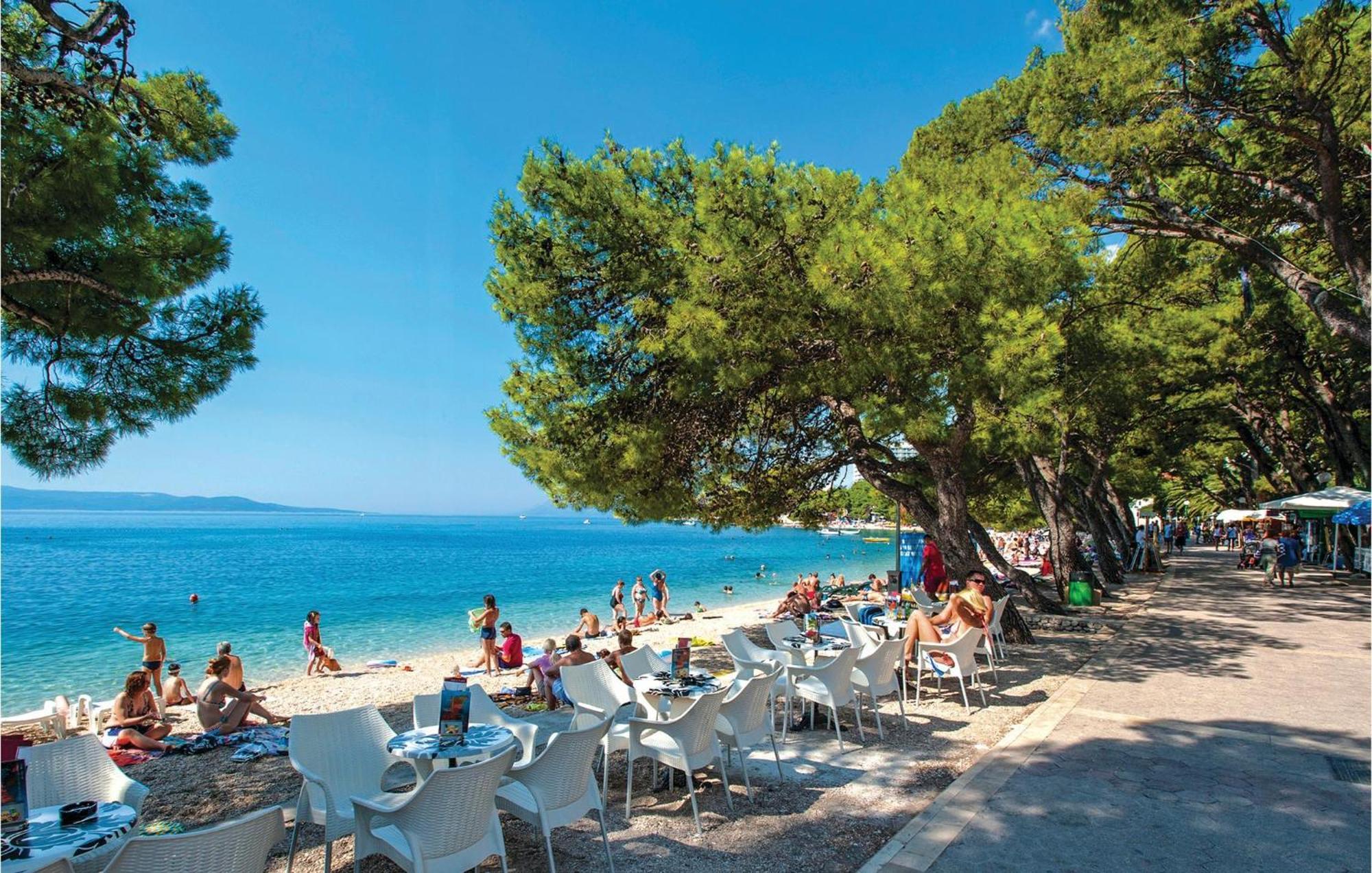 Awesome Apartment In Makarska With Wifi Extérieur photo